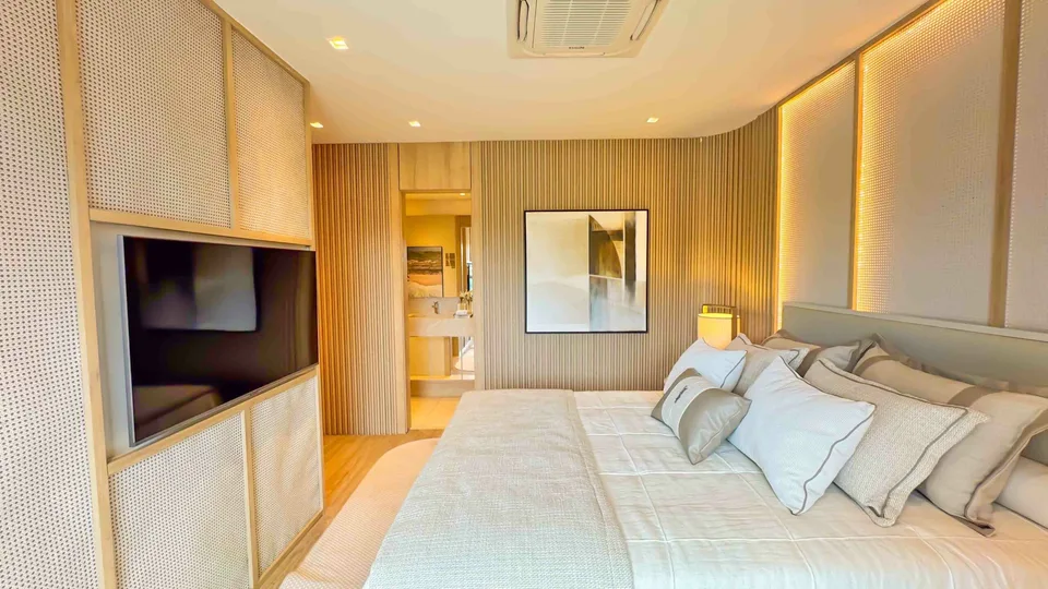Master suite balcony