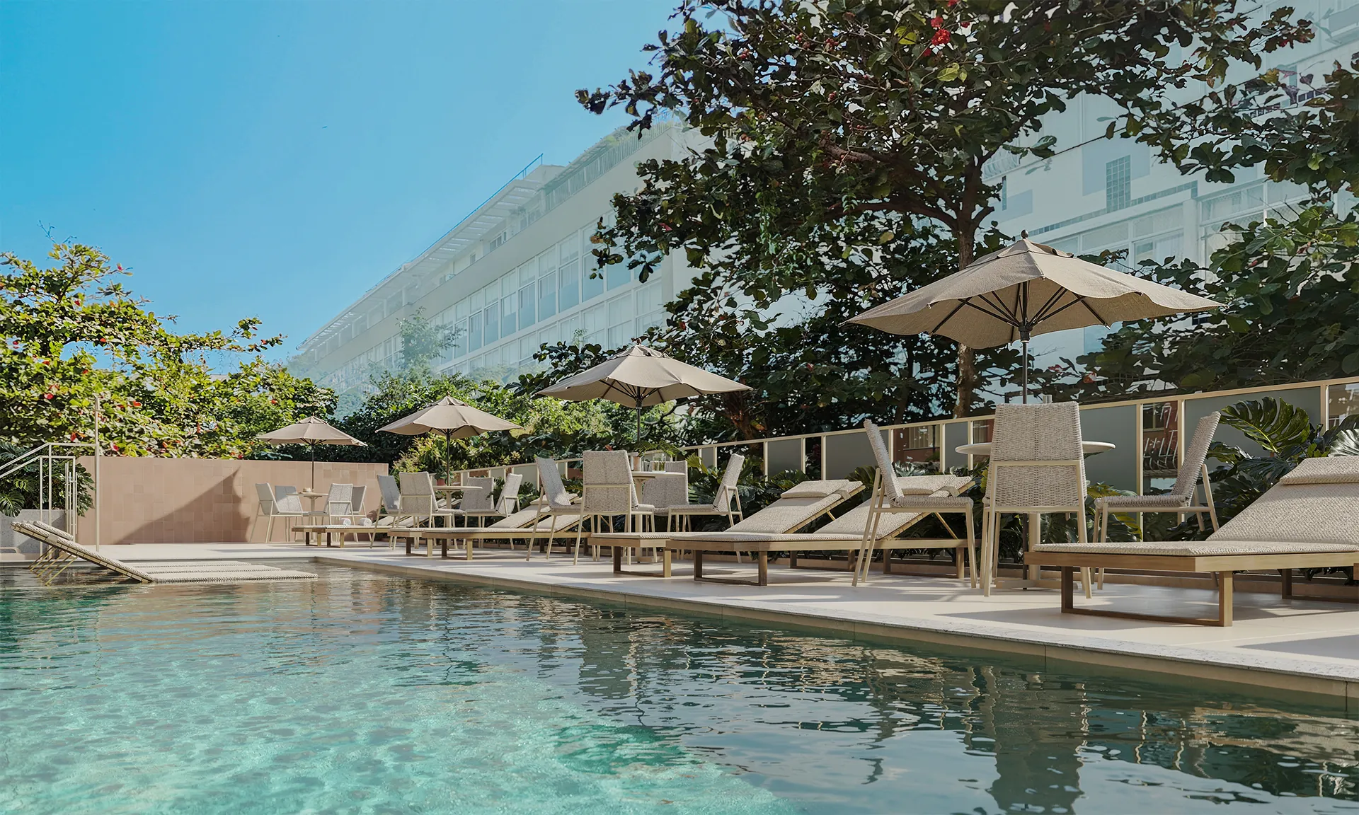 Pool with panoramic view — Soul Rio Laranjeiras